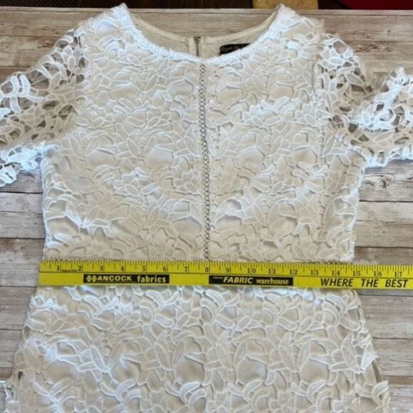 RYAN MICHELLE Sheath Dress Medium White Lace Overlay Lined Bell Sleeve Summer - Picture 13 of 16